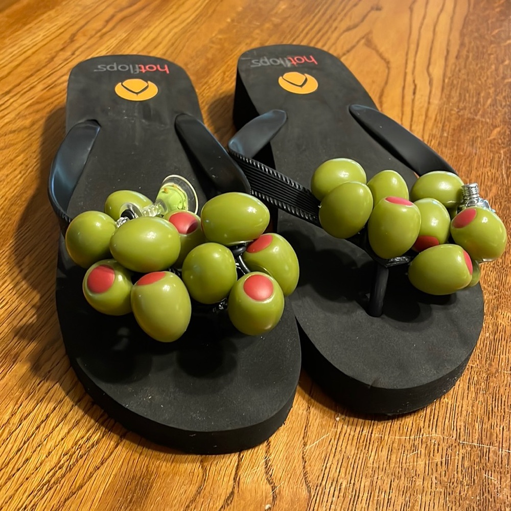 Martini Flip Flops Hotflops Size L 10/11. New without tags but sticker is on.